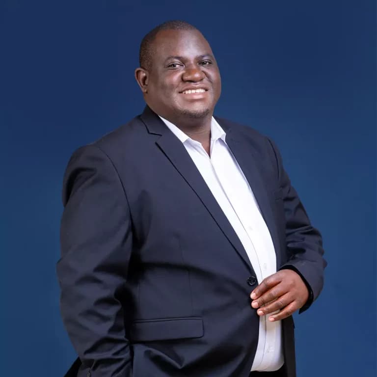 Carlton S Takawira